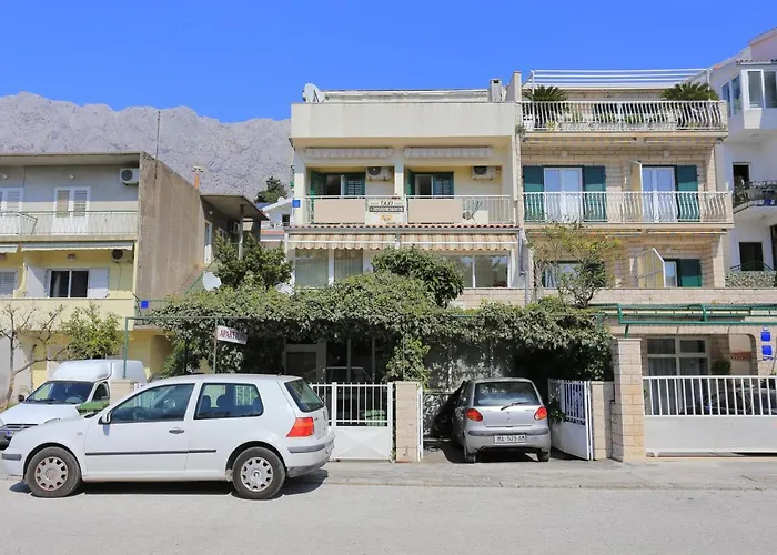Apartments By The Sea Makarska - 13222