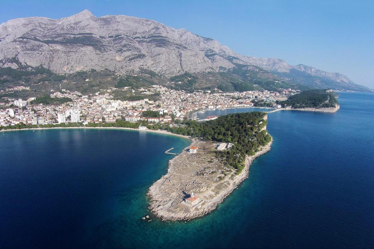 By The Sea - 13222 Makarska