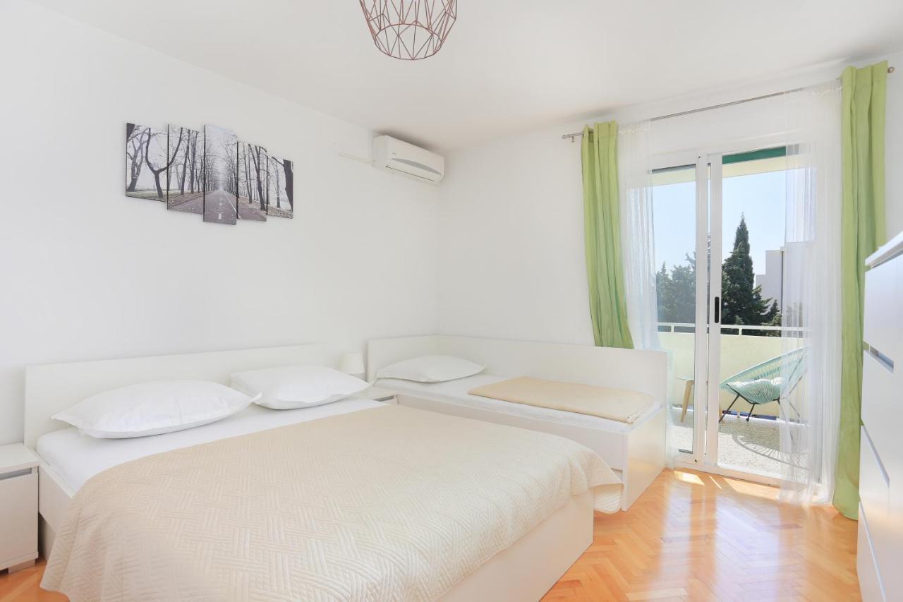 Apartment By The Sea - 13222